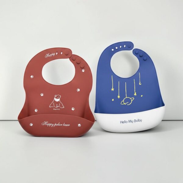 KAKAGUGU Pack of 2 Silicone Baby Bibs for Feeding and Weaning with Adjustable Neckline, Waterproof, Soft and Flexible – Blue & Maroon